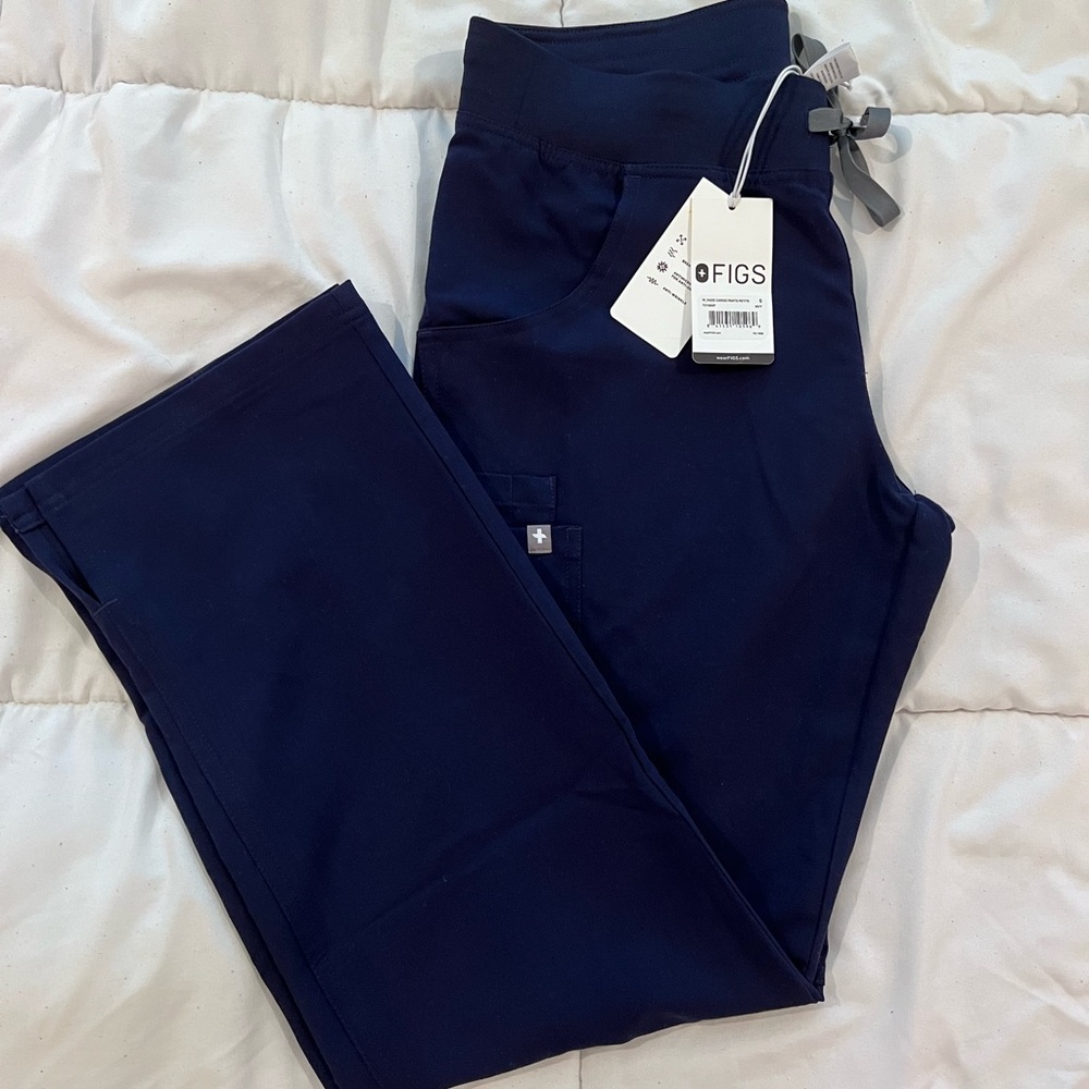 FIGS Original Petite Kade Cargo Srub Pants in Navy Blue